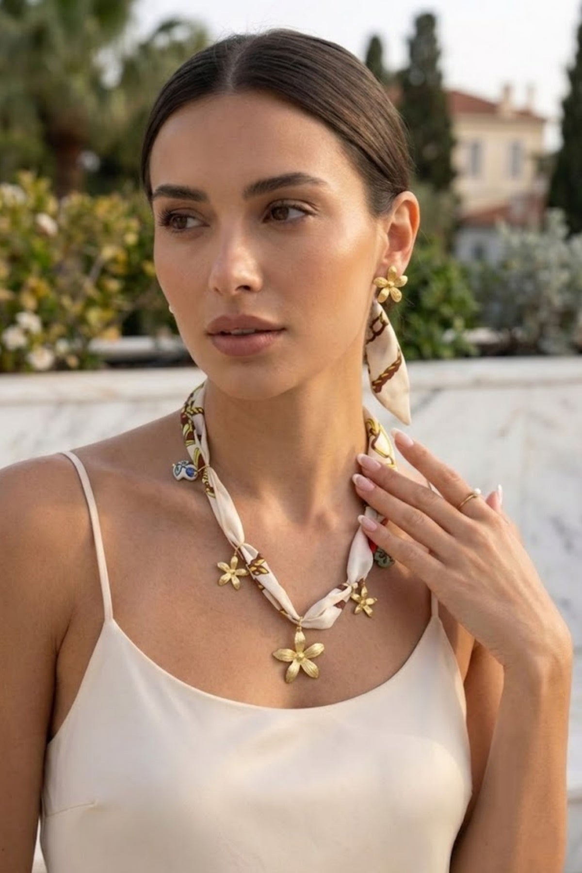 Fleur de Lou Scarf Necklace – Ecru & Gold
